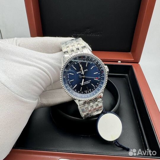 Часы женские Breitling Navitimer