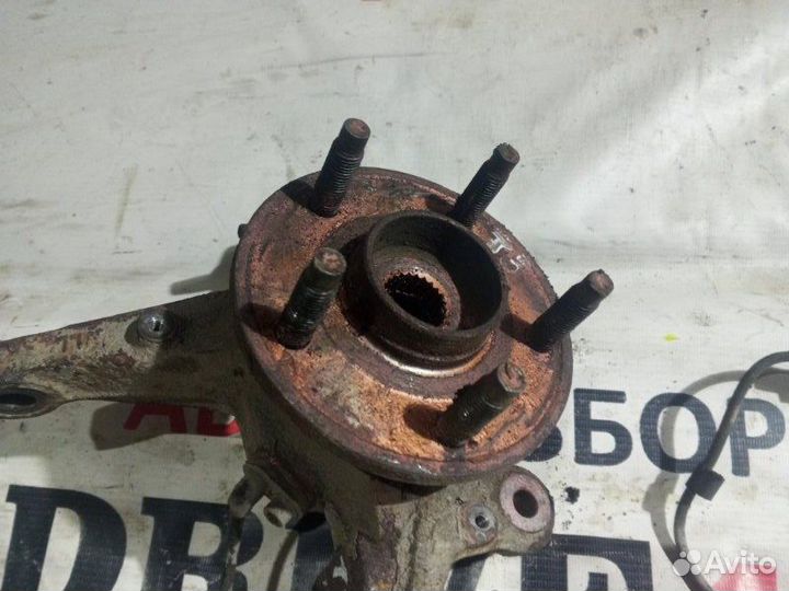 Кулак поворотный со ступицей передний левый