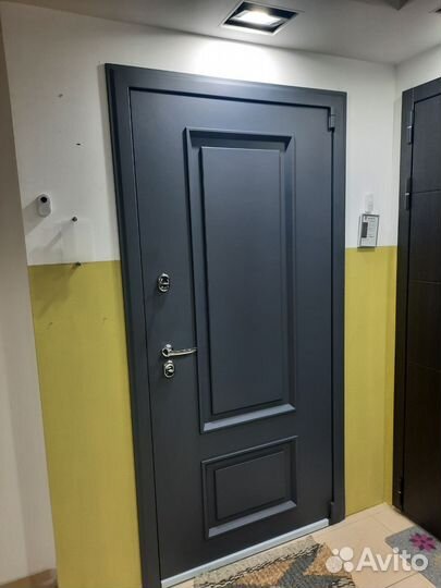 Дверь входная уличная с терморазрывом