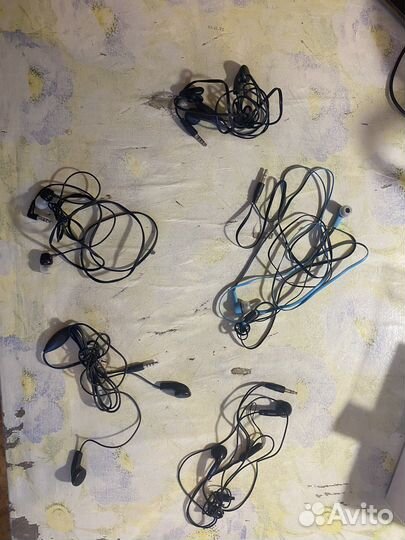 Проводные наушники