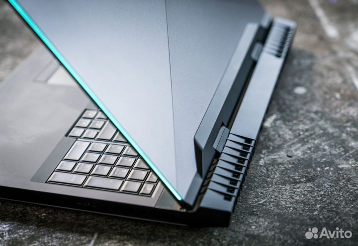 Dell Alienware 15 R3 игровой GTX 1070. i7