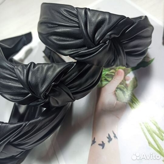 Ободок для волос черный