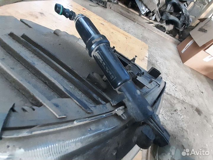 Форсунка омывателя Mercedes Benz W221