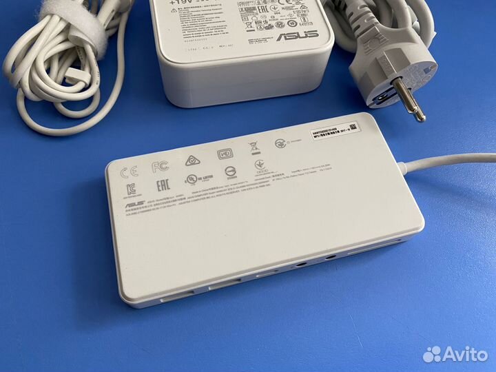 Док станция Asus универсальная AH001 для ноутбука