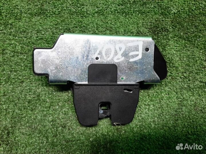 Замок крышки багажника Peugeot 3008 2010