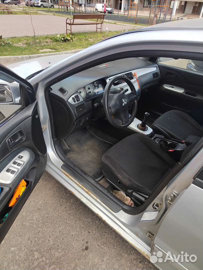 Mitsubishi Lancer 1.6 МТ, 2006, 300 000 км