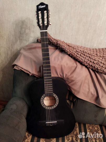 Акустическая гитара