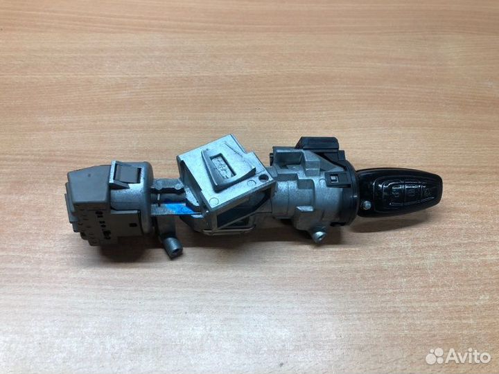 Замок зажигания Ford Focus CB8 xqda 2011