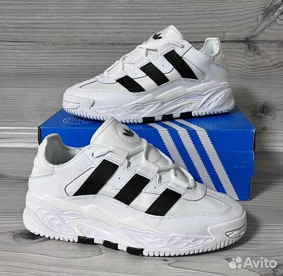 Кроссовки adidas