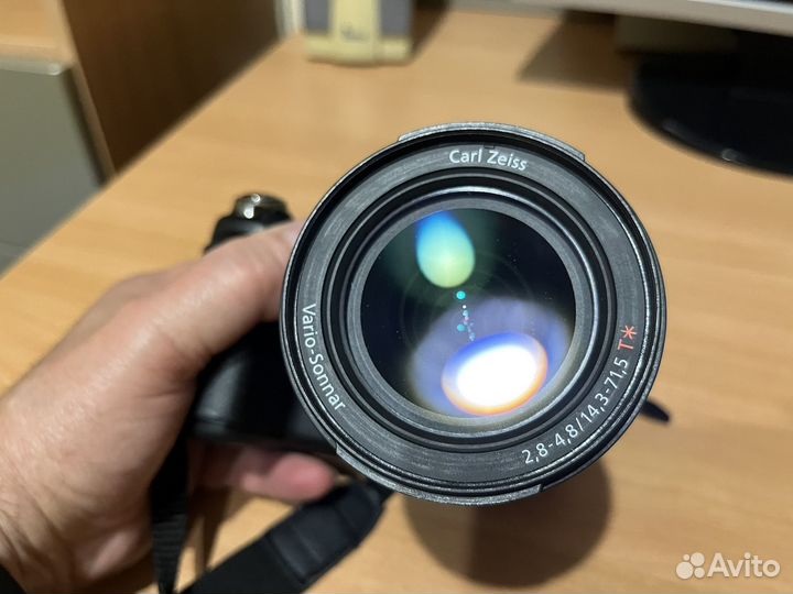 Sony Cyber-shot DSC-R1