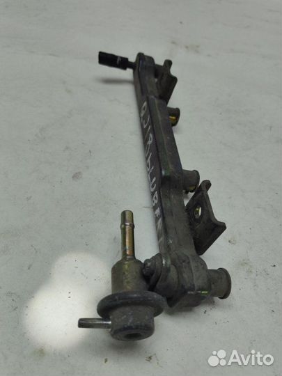 Топливная рампа Nissan Bluebird QG18 2001