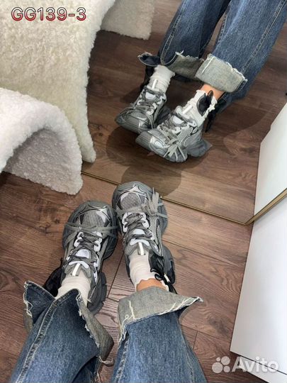 Кроссовки женские от balenciaga runner