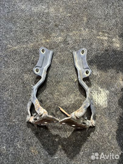 Петля капота Kia Rio 1