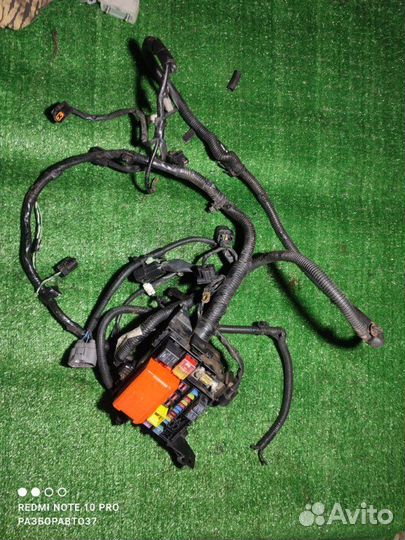 Блок предохранителей под капот Mitsubishi Lancer 9