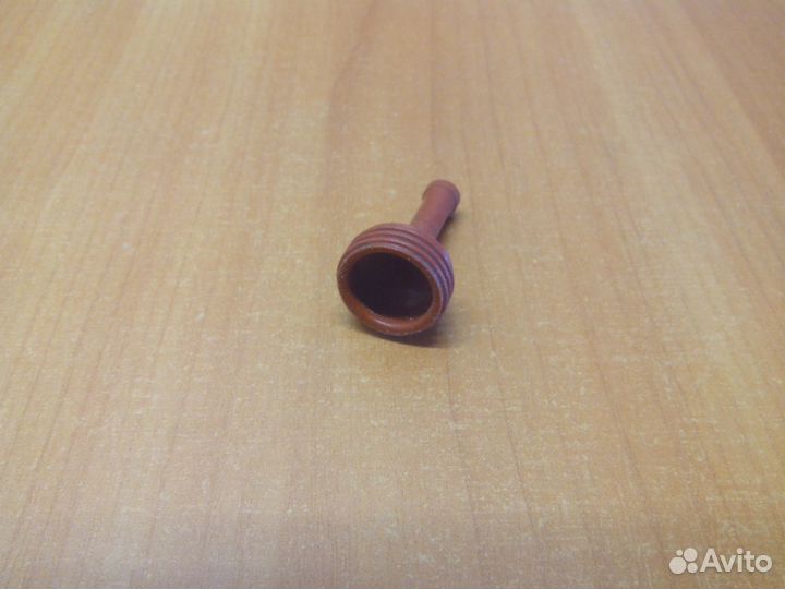 Резиночка ц/з багажника Ауди 80/100/А6