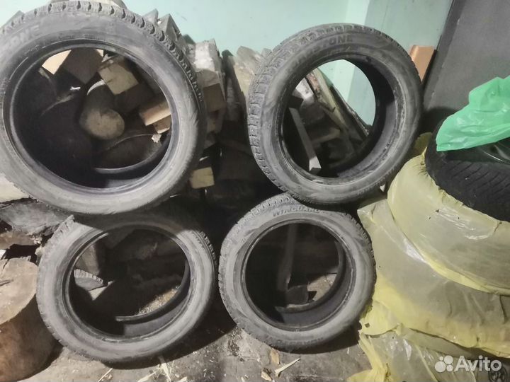 Roadstone Winguard 215/55 R17