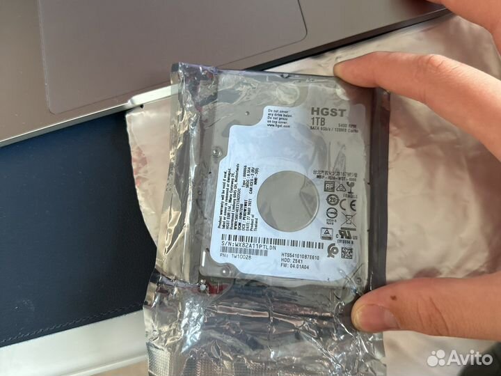 Жесткий диск 1 тб (мини). Торг уместен