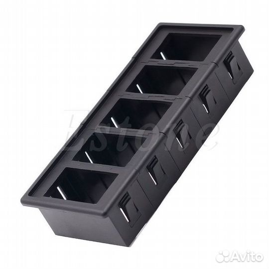 Зажим кнопки переключателя на понели авто