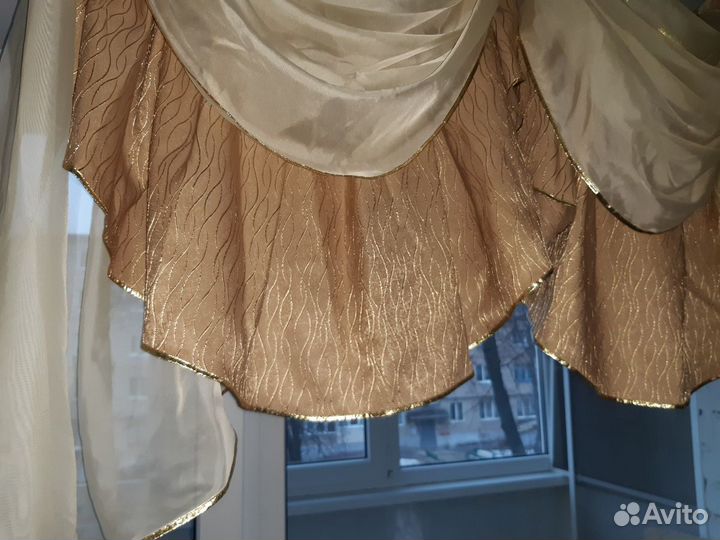 Ламбрекен на окно
