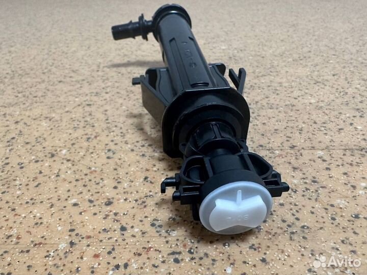 Форсунка омывателя фары левая Skoda Kodiaq