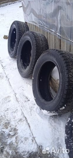 Bridgestone Ice Cruiser 7000 235/60 R17