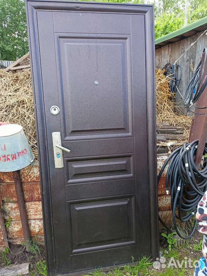 Металлическая дверь бу