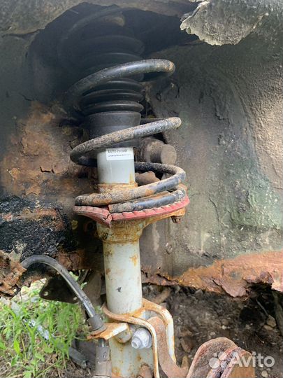 Передние стойки Ваз 2110 2111 2112
