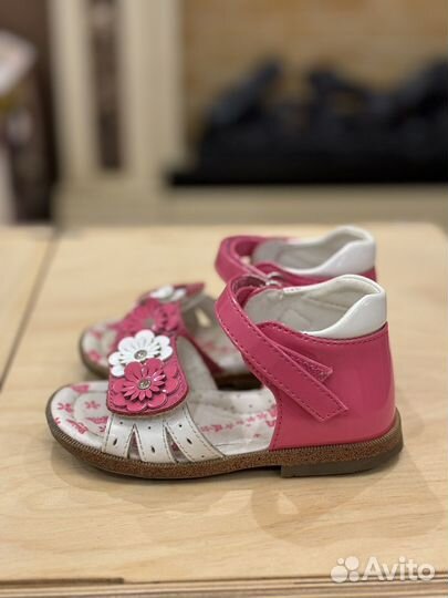 Босоножки для девочки 22 размер
