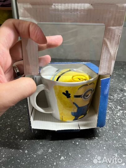 Новая кружка + игрушка Миньон