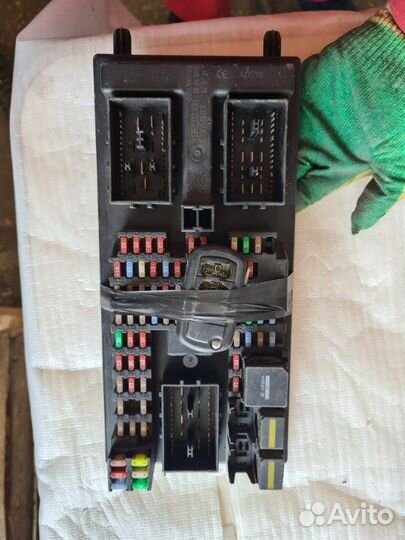 Блок предохранителей Land Rover Discovery 3 2005