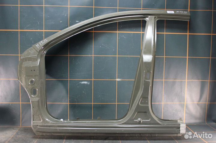 Боковина кузова левая - Geely Emgrand EC7