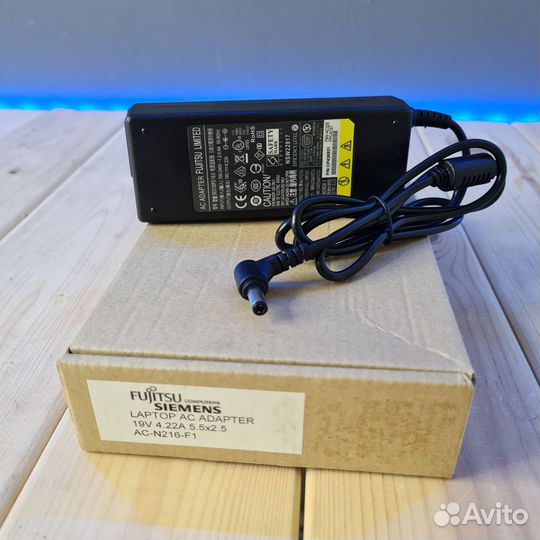Блок питания ноутбука Fujitsu-Siemens 5.5x2.5 19V