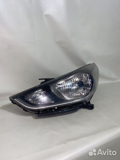 Hyundai Solaris 17- Фара левая скол на стекле 259