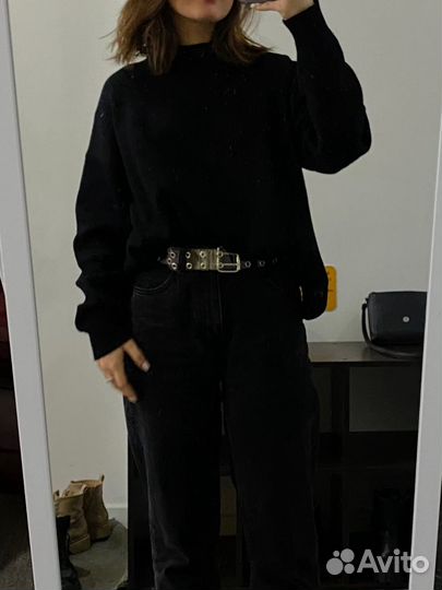 Свитер черный