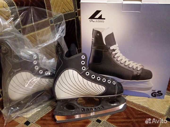 Коньки хоккейные