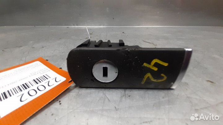 Вставка замка бардачка Audi A4 B6 2000-2004