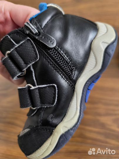 Детская обувь комплектом