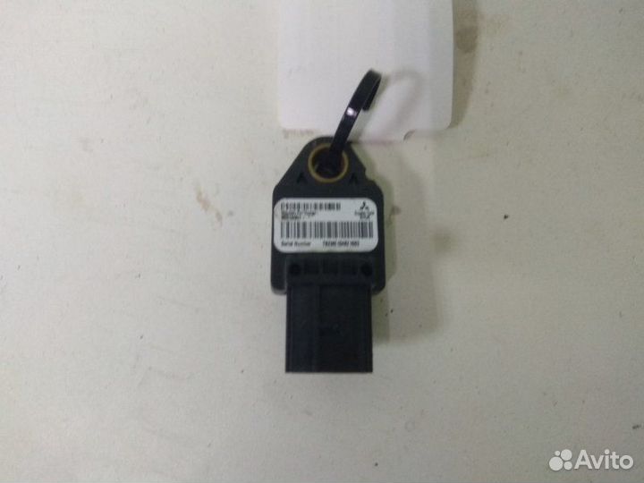 Датчик удара передний Mitsubishi Outlander Xl CW