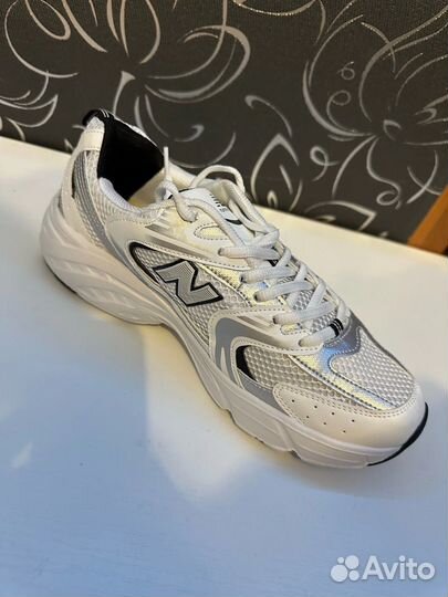 Кроссовки nb