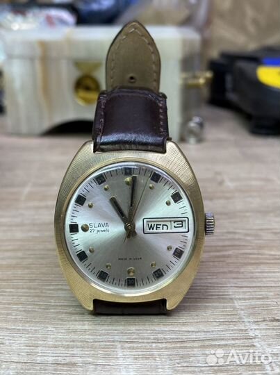 Часы Slava позолоченные (в хорошем состоянии)
