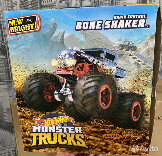 Машина hot wheels monster truck