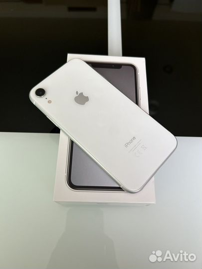 iPhone XR 64gb white
