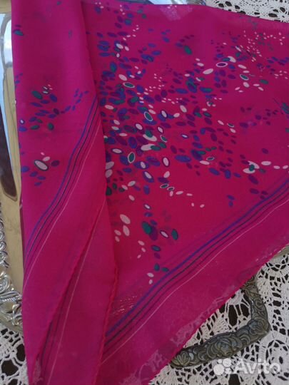 Яркий шифоновый платок Фуксия