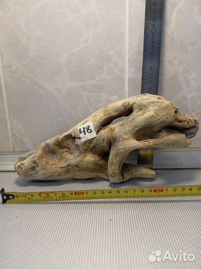 Украшение из дерева