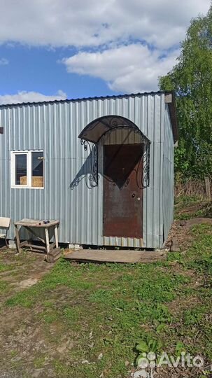 Козырек над дверью