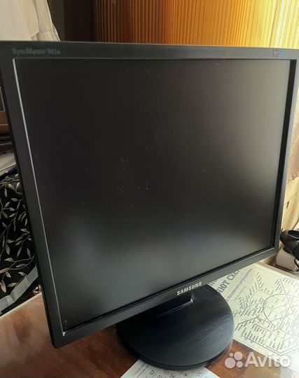 Монитор Samsung