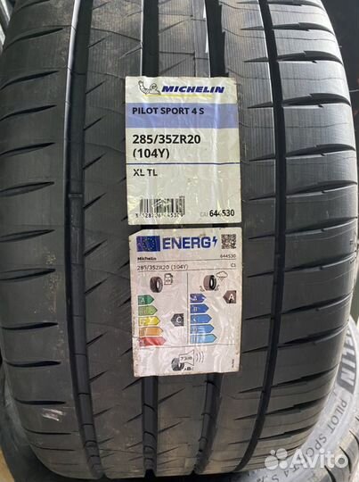 Michelin Pilot Sport 4 S 255/40 R20 и 285/35 R20 104Y