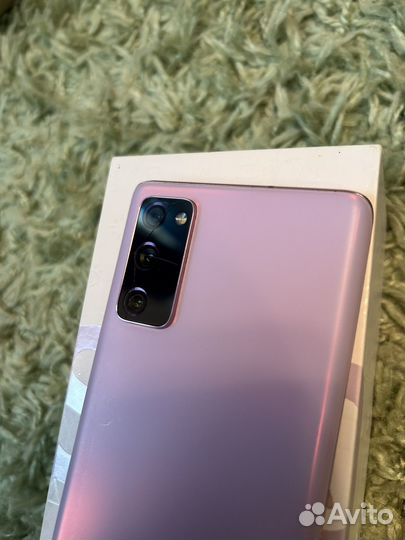 Телефон Samsung s20fe