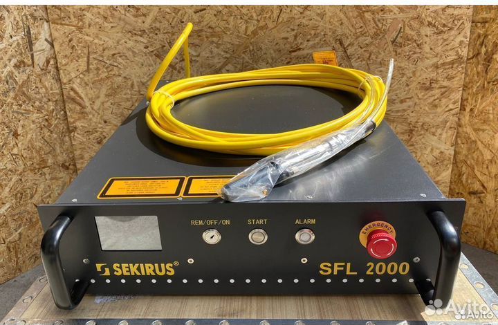 Лазерный источник sekirus SFL 2000 одномодовый