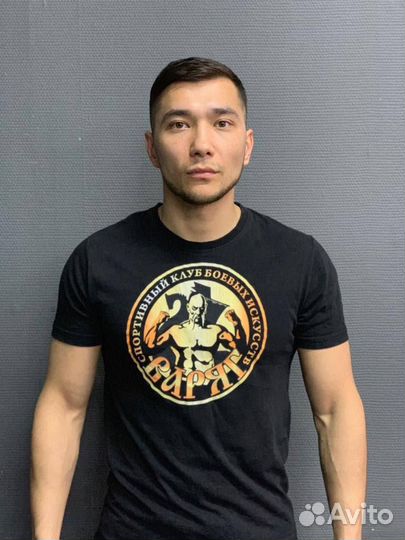 Тренер по тайскому боксу и кикбоксингу